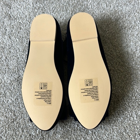 Janie and Jack Elegant Navy Velvet Girl’s Shoes with Bow - Picture 5 of 8